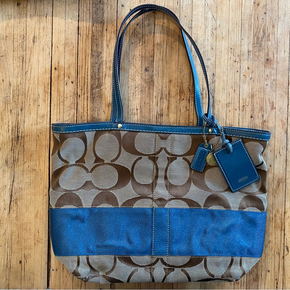 Coach Signature Brown and Blue No F06K-10124